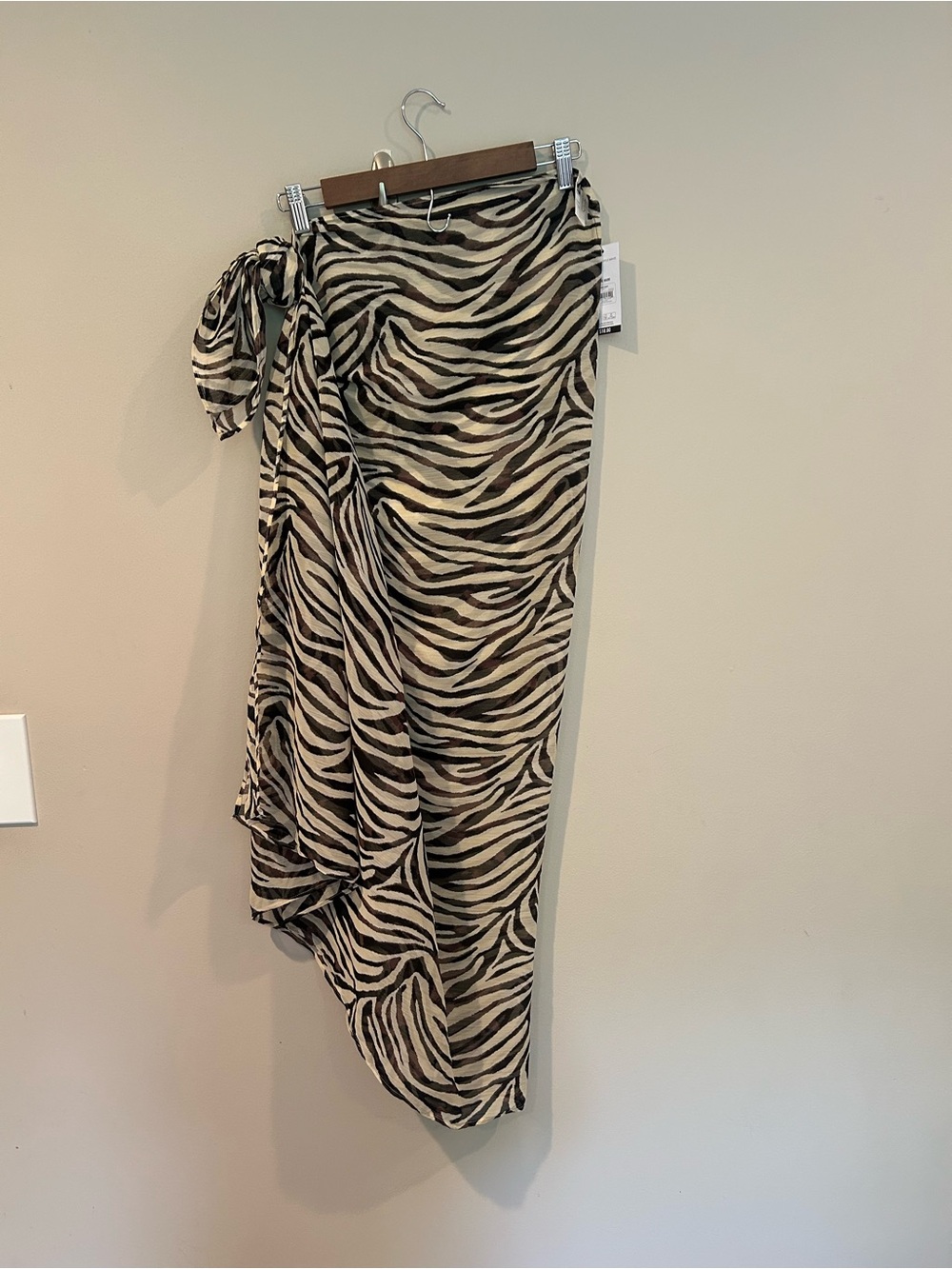 NWT Sofia by sofia vergara Zebra-Print Tie-Waist sarong/pareo- Beige & Black - Picture 2 of 4